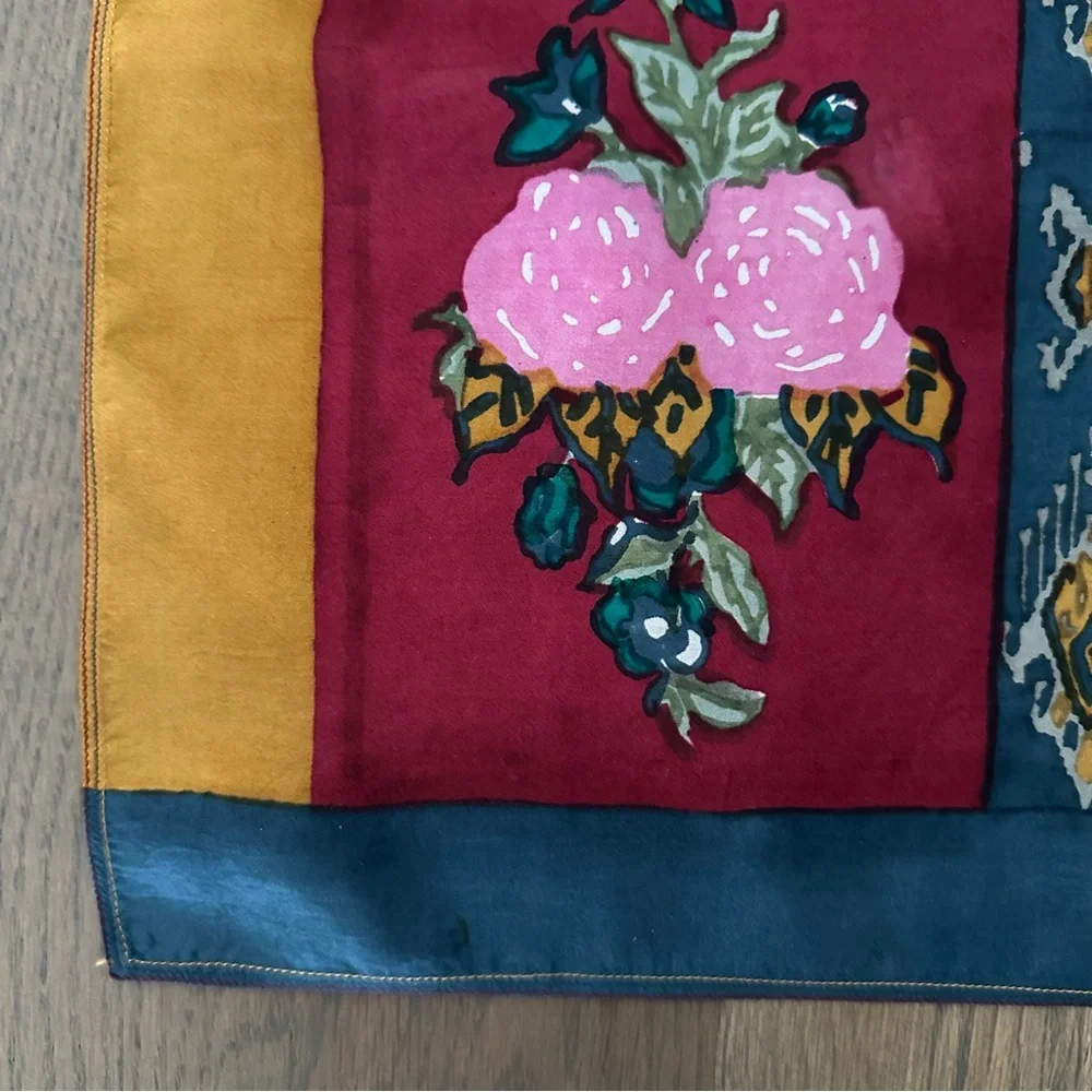 NWT Lisa Corti 100% Silk Pocket Square Scarf Geometric Floral Print 50cmx50cm